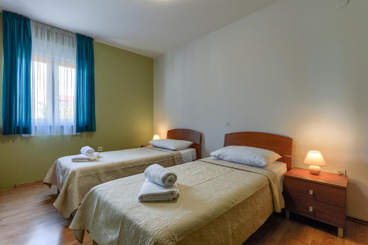 Appartement Olive Maris à Petrčane Extérieur photo