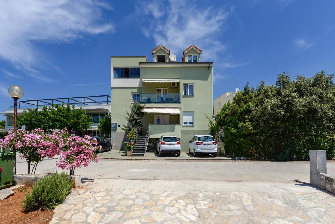 Appartement Olive Maris à Petrčane Extérieur photo